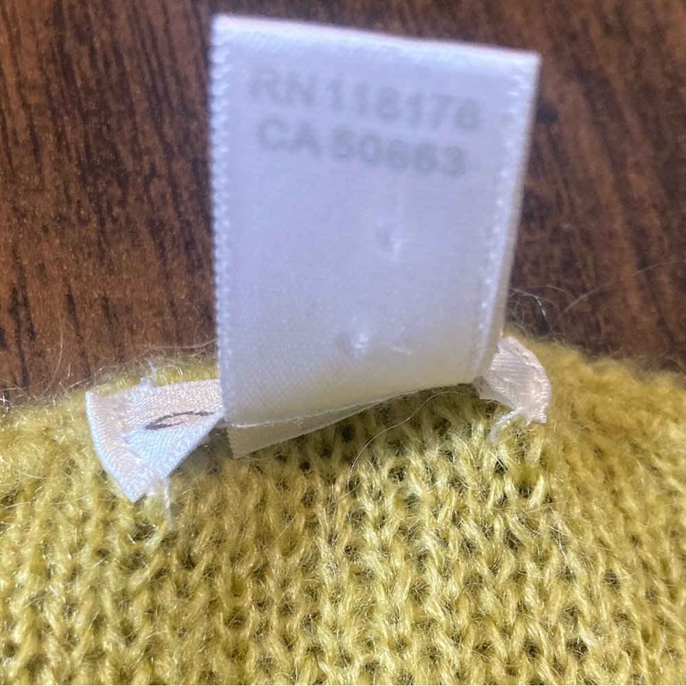 Baby Sweater - Picture 10 of 10